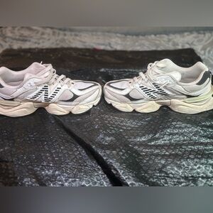 New Balance Cream and Black Men's Sneakers